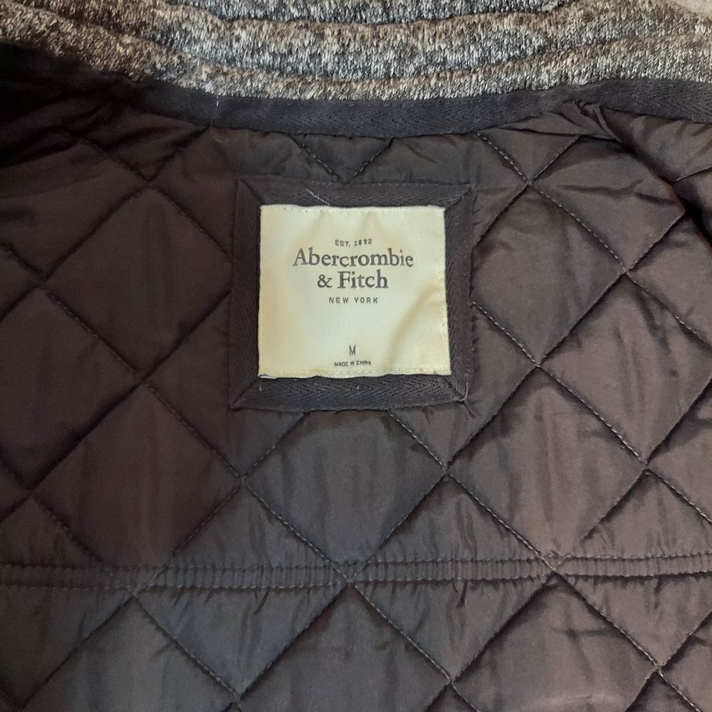 Quilted Knit Vest   - Picture 5 of 8